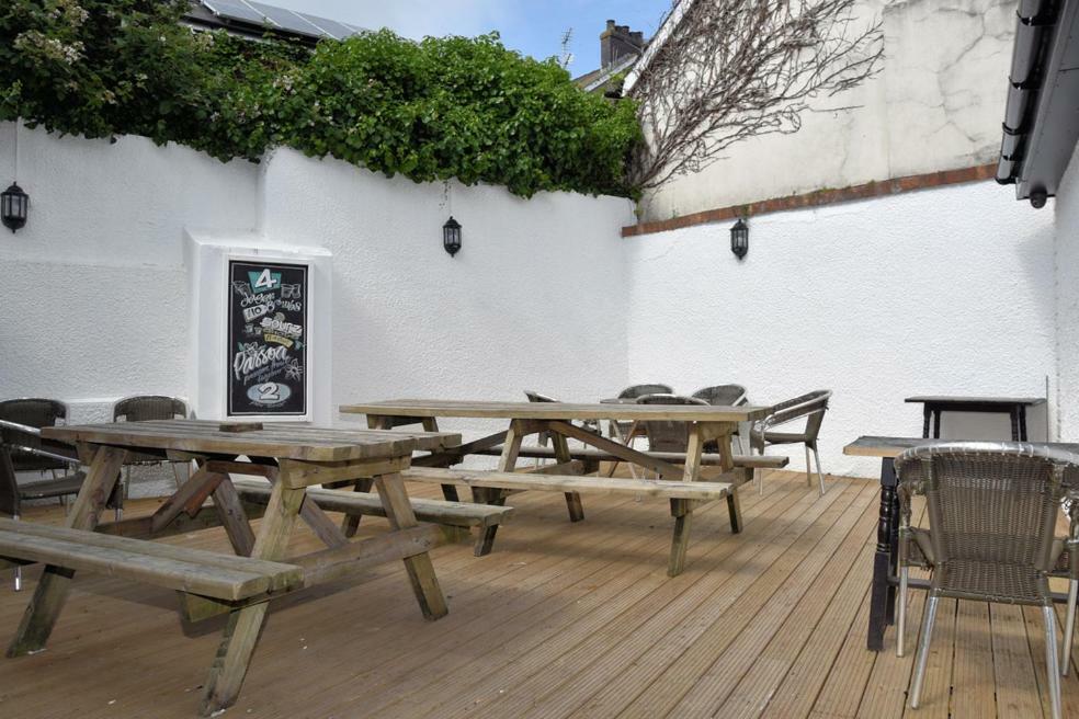The Red Lion Bed & Breakfast Cardigan Exterior photo